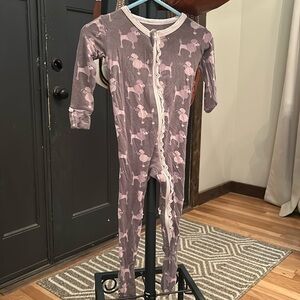 Kickee ruffled zip up footies